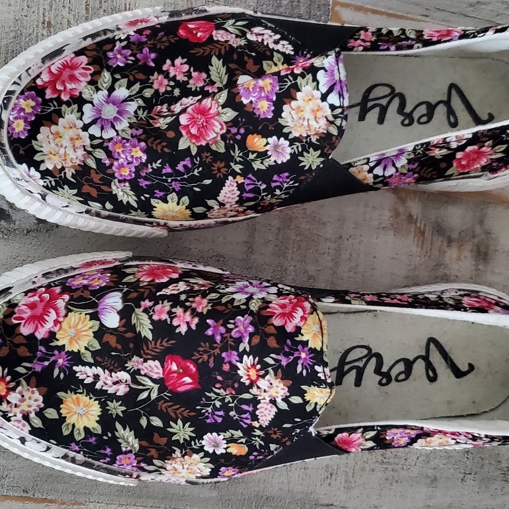 Very G slip ons